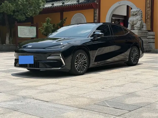 Фотография автомобиля — Geely Galaxy Xingyao 8