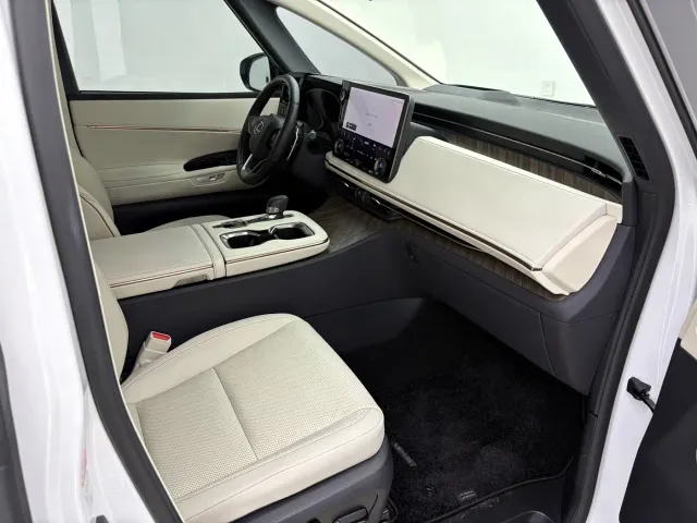 Lexus LM — Фото автомобиля 14