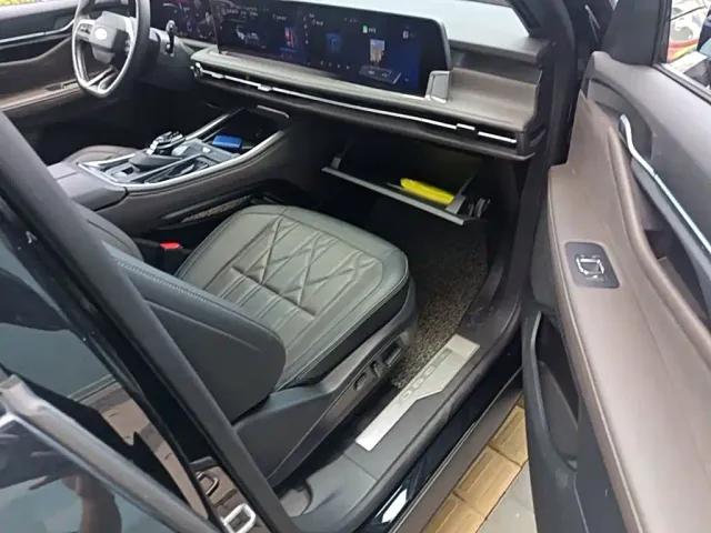 Ford Edge — Фото автомобиля 8