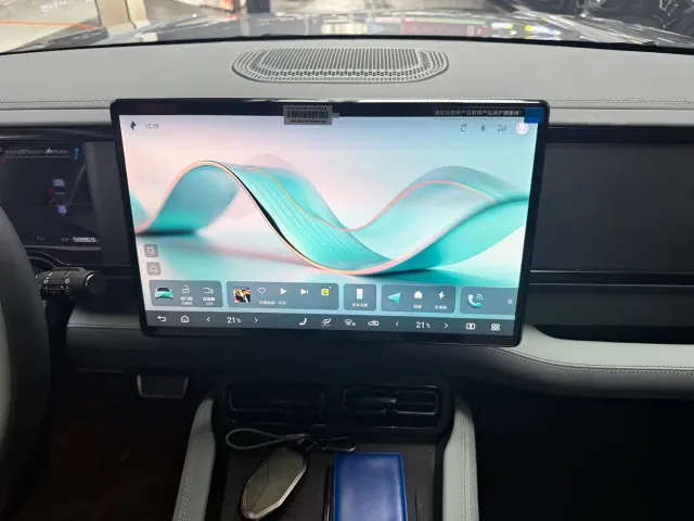 BYD FangChengBao Leopard 5 — Фото автомобиля 11