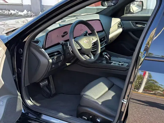 Cadillac CT5 — Фото автомобиля 4