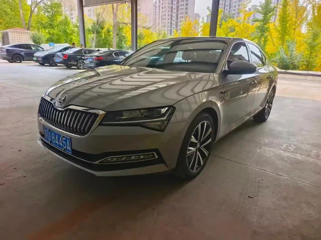 Фотография автомобиля — Skoda Superb