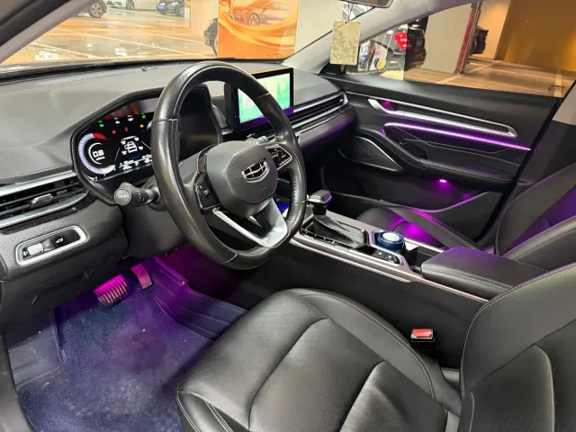 Geely Emgrand — Фото автомобиля 5