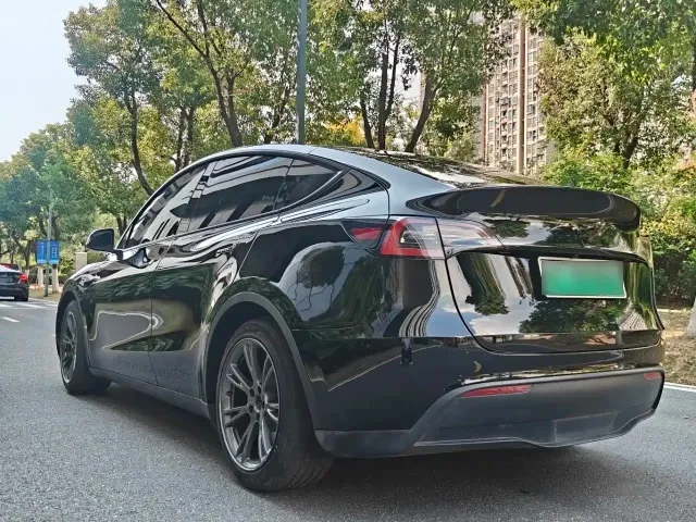 Tesla Model Y 2022 Rear-Wheel Drive Version — Фото автомобиля 8
