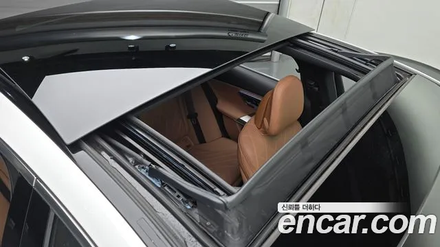 Mercedes-Benz E-Class — Фото автомобиля 18