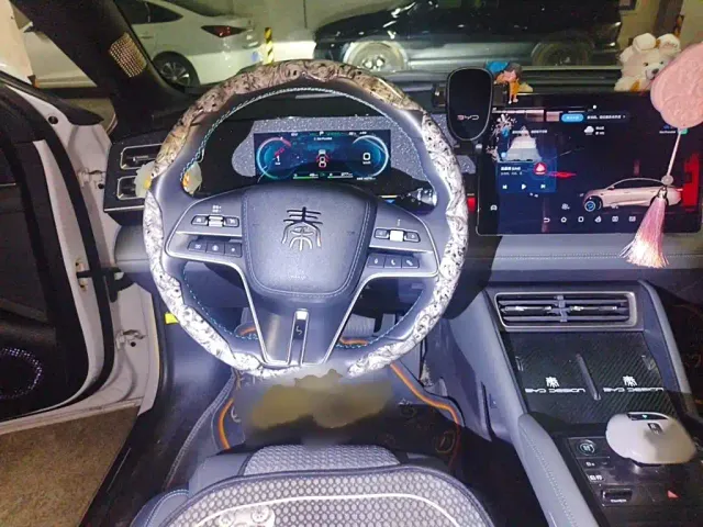 BYD Qin L — Фото автомобиля 2