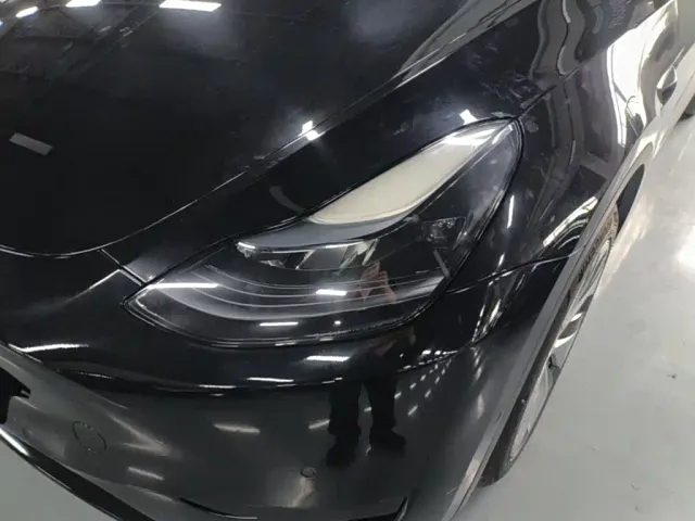 Tesla Model Y — Фото автомобиля 17