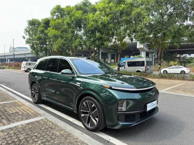 Li Auto L8 — Фото автомобиля 3