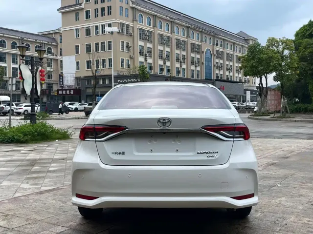Toyota Corolla — Фото автомобиля 8
