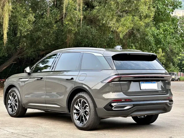 Lincoln Nautilus 2023 2.0T AWD Premium Edition — Фото автомобиля 5