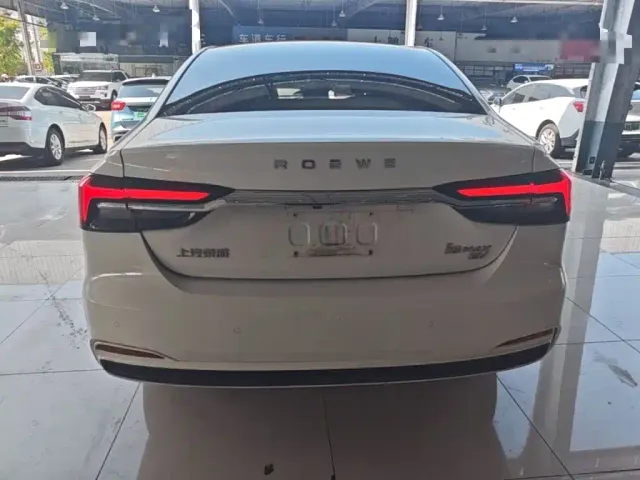 Roewe i6 MAX EV — Фото автомобиля 3