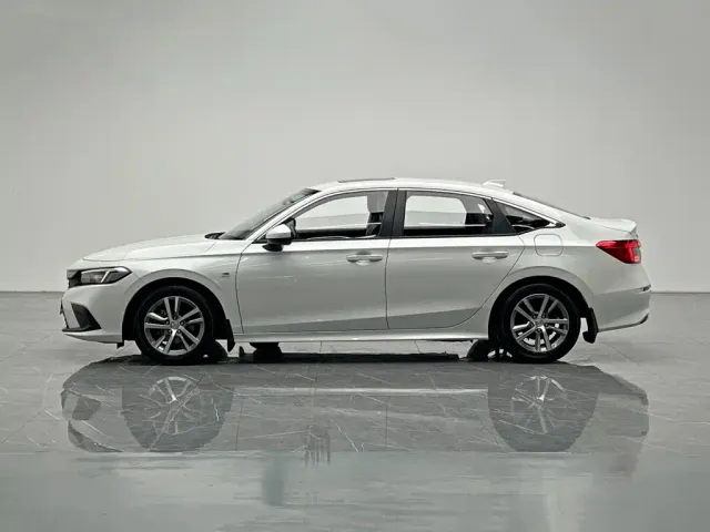 Honda Civic — Фото автомобиля 3