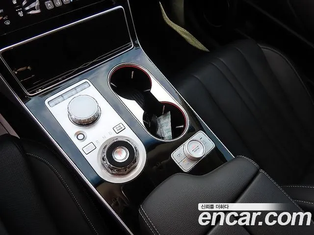 Genesis GV80 — Фото автомобиля 11
