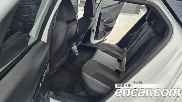 Peugeot 2008 Generation 2 — Фото автомобиля 14