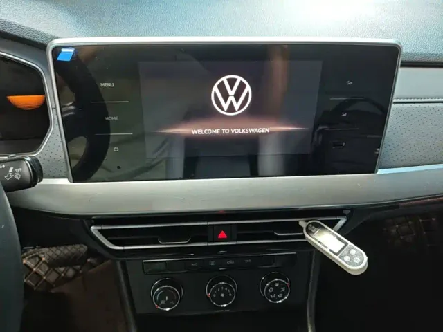 Volkswagen Lavida — Фото автомобиля 12