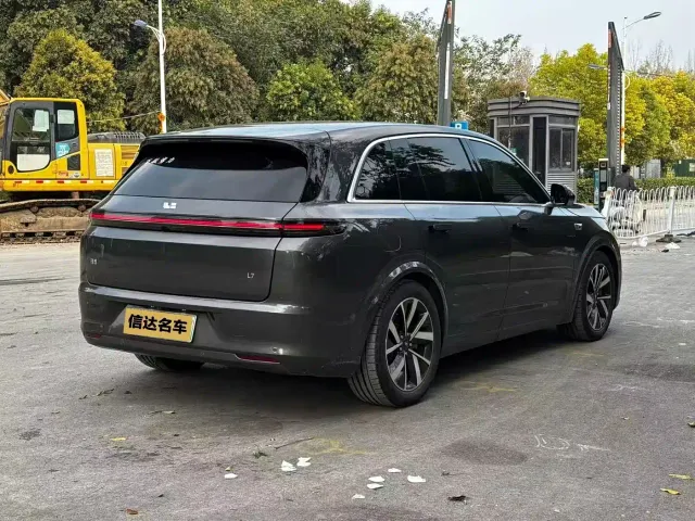 Li Auto L7 — Фото автомобиля 9