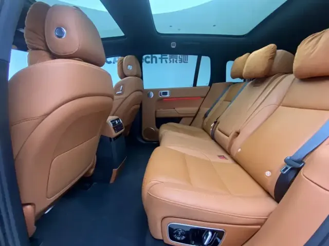 Li Auto L7 — Фото автомобиля 24