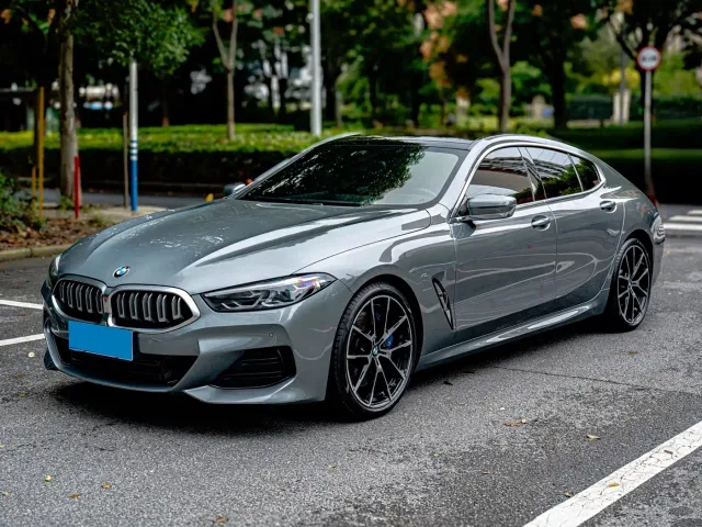 Фотография автомобиля — BMW 8 Series
