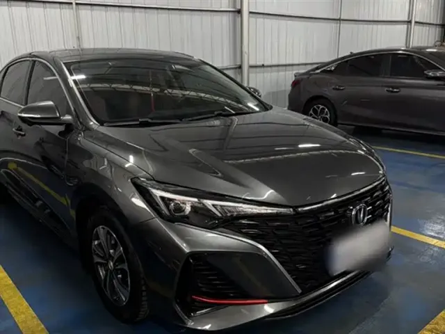 Changan Eado — Фото автомобиля 7