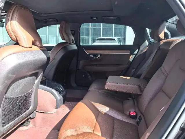 Volvo S90 — Фото автомобиля 4