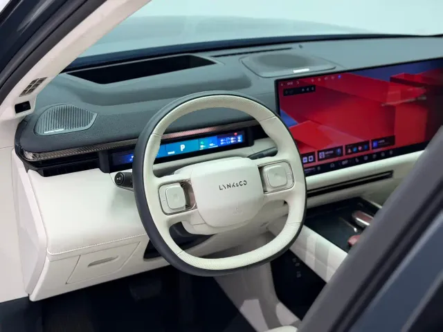 Lynk & Co 900 — Фото автомобиля 11