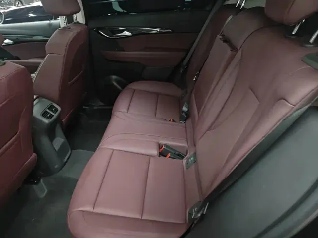 Buick Envision Plus — Фото автомобиля 16