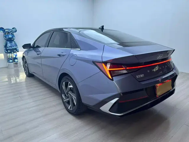 Hyundai Elantra — Фото автомобиля 6