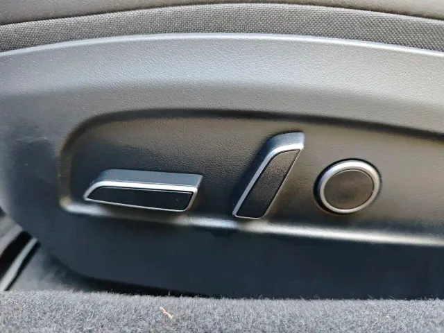 Tesla Model 3 — Фото автомобиля 14