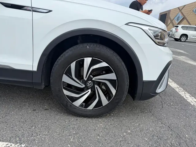 Volkswagen Tiguan L — Фото автомобиля 15
