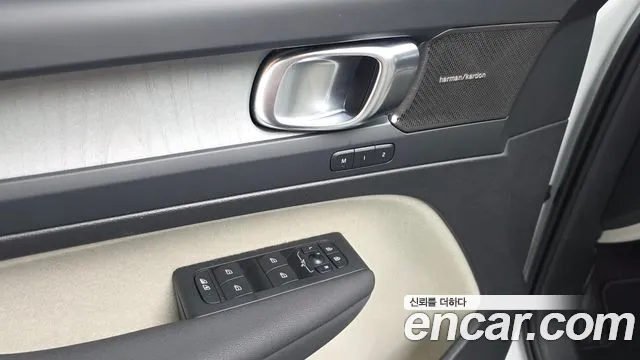 Вольво XC40 B4 Ultimate Bright — Фото автомобиля 26