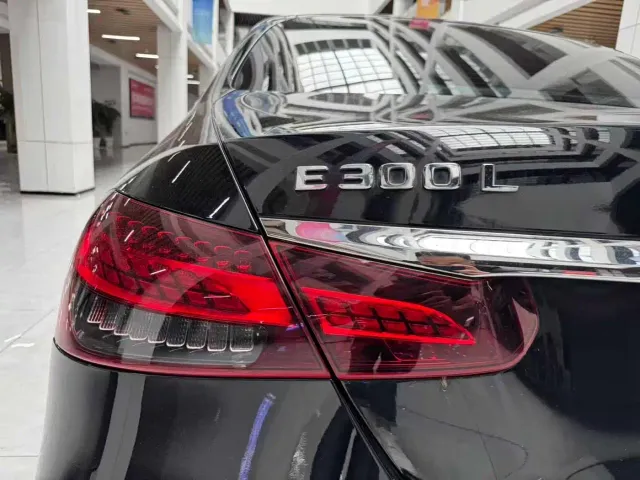 Mercedes-Benz E-Class — Фото автомобиля 21
