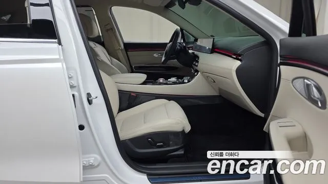 Genesis GV70 — Фото автомобиля 16