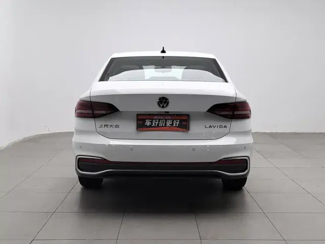 Volkswagen Lavida — Фото автомобиля 4