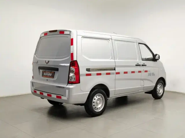 Wuling Rongguang S — Фото автомобиля 2