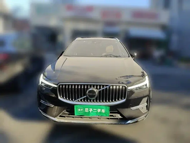 Volvo XC60 — Фото автомобиля 2