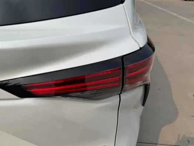 Toyota Sienna — Фото автомобиля 15