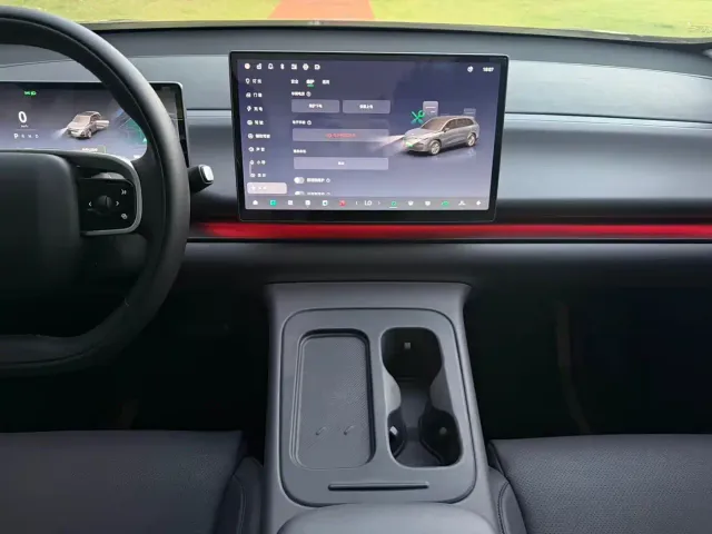 Leapmotor C10 — Фото автомобиля 16