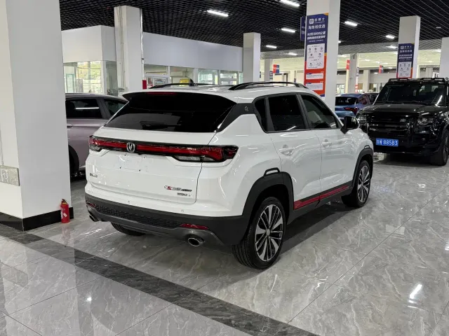 Changan CS35 Plus — Фото автомобиля 16