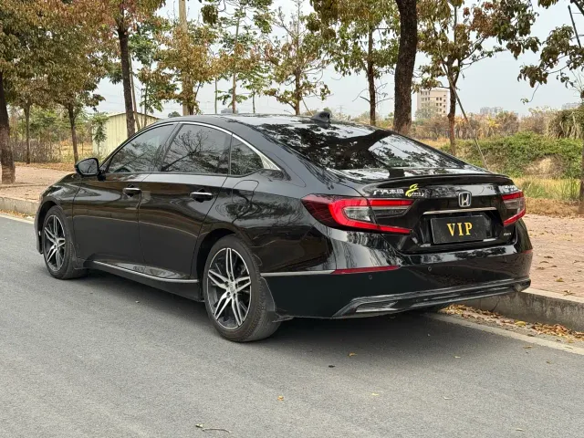 Honda Accord — Фото автомобиля 4