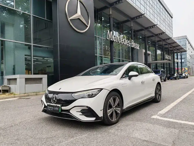 Фотография автомобиля — Mercedes-Benz EQE