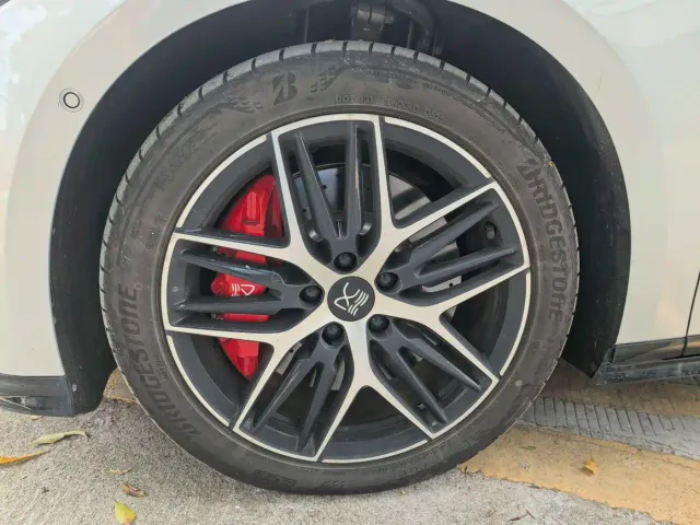 BYD Han L — Фото автомобиля 3