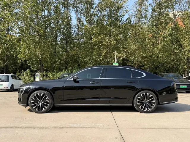 Volvo S90 — Фото автомобиля 17
