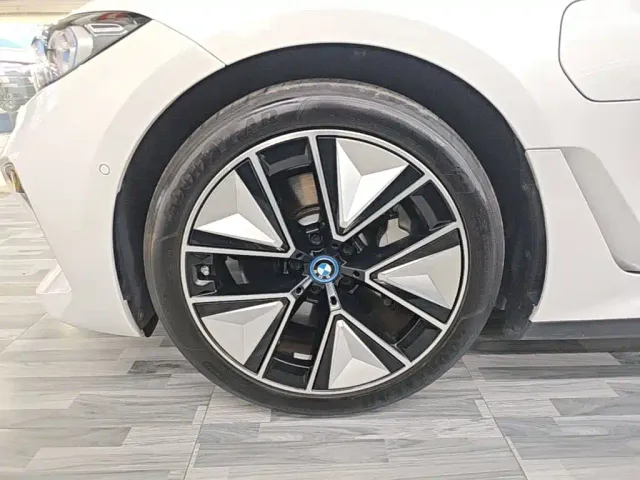 BMW i3 — Фото автомобиля 22