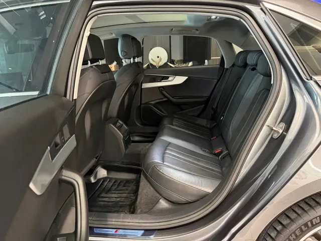 Audi A4L — Фото автомобиля 5