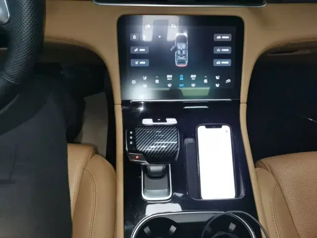 Li Auto ONE — Фото автомобиля 13