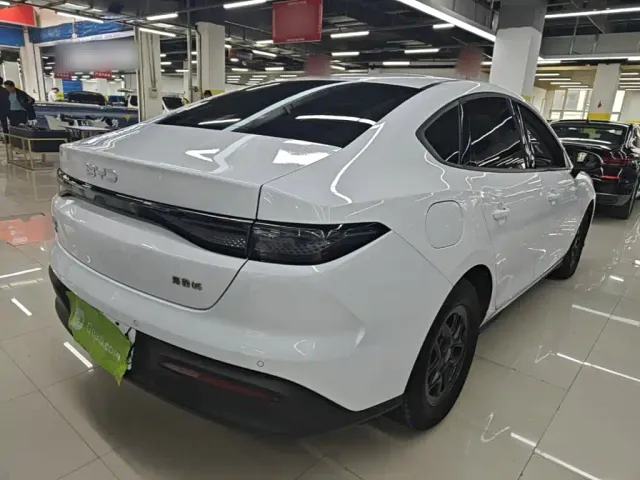 BYD Seal 05 DM-i — Фото автомобиля 6