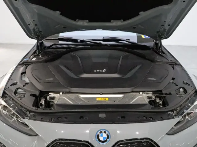 BMW i4 — Фото автомобиля 20