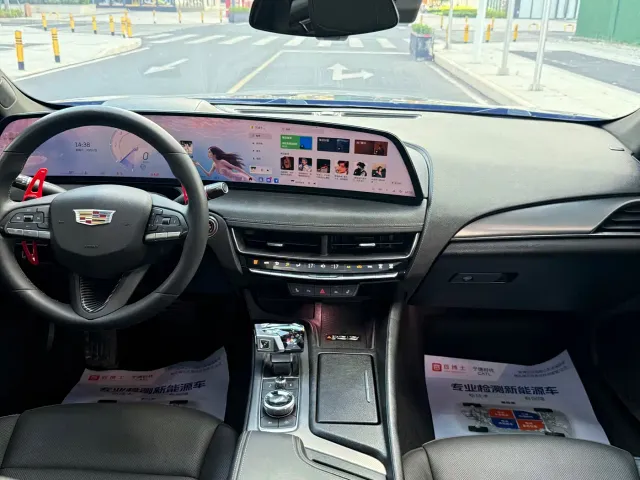 Cadillac CT5 — Фото автомобиля 5