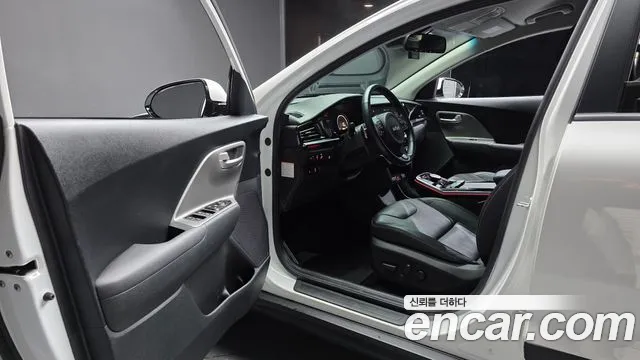Kia Niro — Фото автомобиля 4
