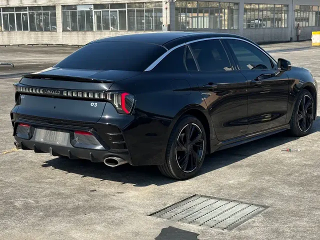 Lynk & Co 03 — Фото автомобиля 11